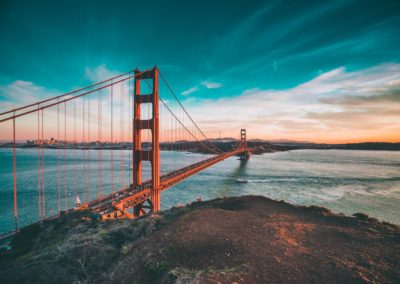 Golden Gate Bridge auringonlaskun aikaan